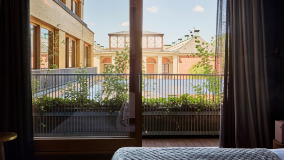 Superior Room with a french balcony