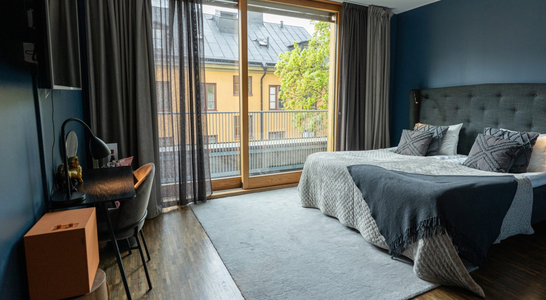 Backstage Hotel Deluxe Room