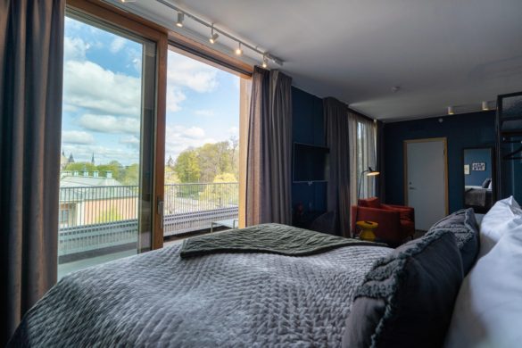 Backstage Hotel deluxe room with a view, hotel room 303